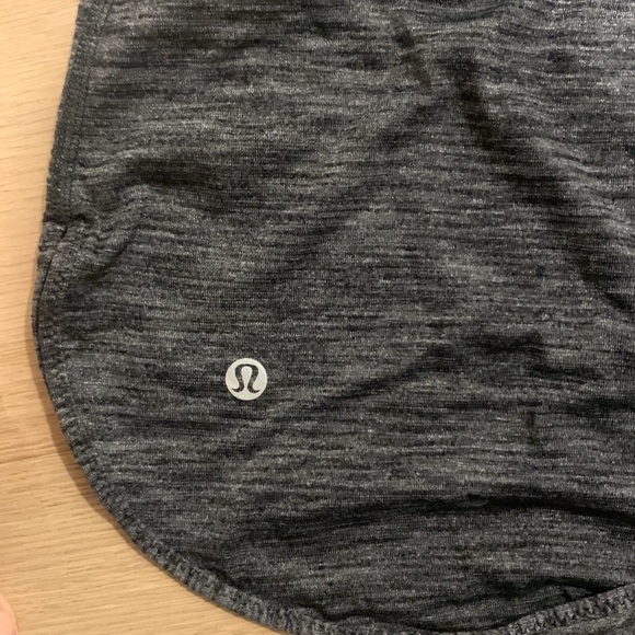 Lululemon tank - size 6 - Picture 3 of 3